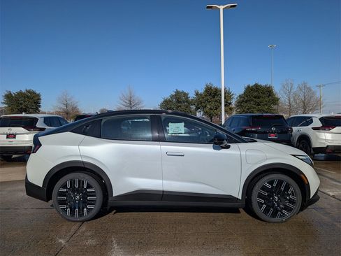 New 2026 Nissan Leaf Platinum+ image 3