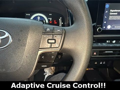 Used 2025 Toyota Camry LE image 6