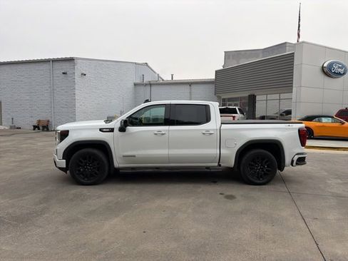Used 2022 GMC Sierra 1500 Elevation w/ Elevation Premium Package image 2