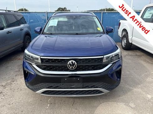 Used 2023 Volkswagen Taos SE FWD image 5