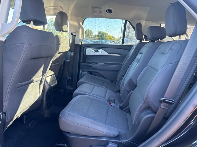 Used 2025 Ford Explorer Active AWD/4WD image 6