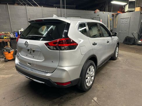 Used 2018 Nissan Rogue S FWD image 5