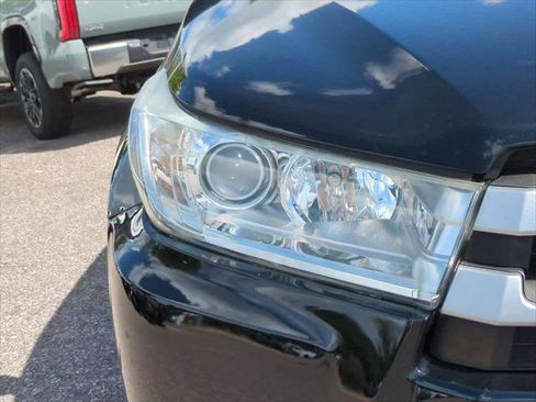 Certified 2019 Toyota Highlander Plus FWD image 10