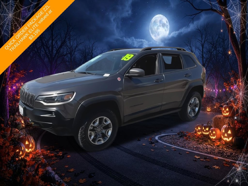 Certified 2019 Jeep Cherokee Trailhawk AWD/4WD image 4