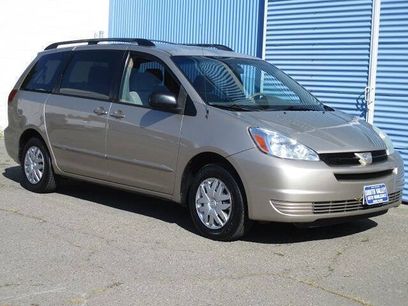 Used 2005 Toyota Sienna LE w/ LE Pkg 1