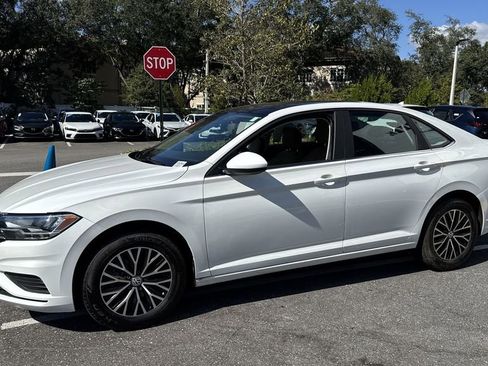 Used 2021 Volkswagen Jetta SE image 11