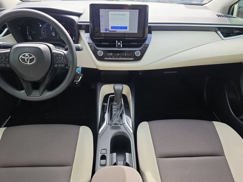Used 2026 Toyota Corolla LE FWD image 14