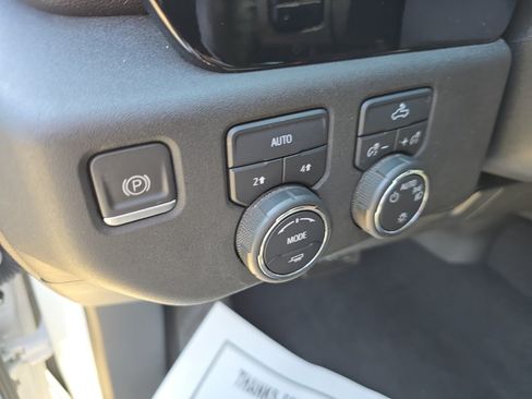 Used 2023 Chevrolet Silverado 1500 LT AWD/4WD image 20