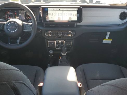 Used 2025 Jeep Wrangler Unlimited Sport AWD/4WD image 11