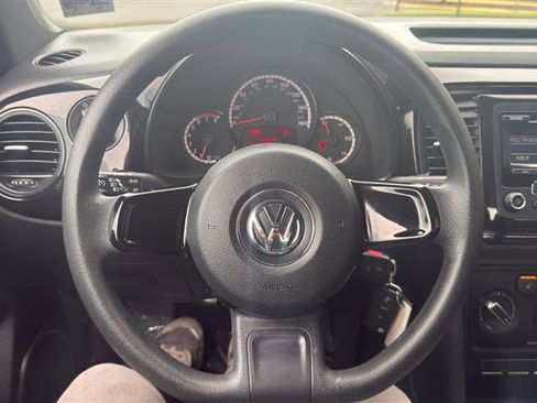 Used 2015 Volkswagen Beetle 1.8T FWD image 21