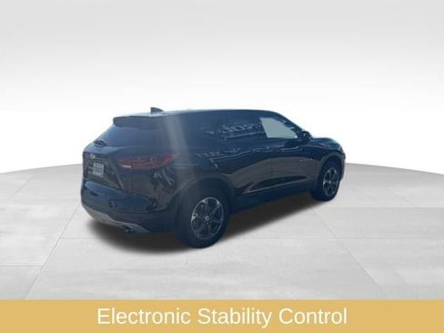 Used 2023 Chevrolet Blazer LT w/ Driver Confidence Package image 3