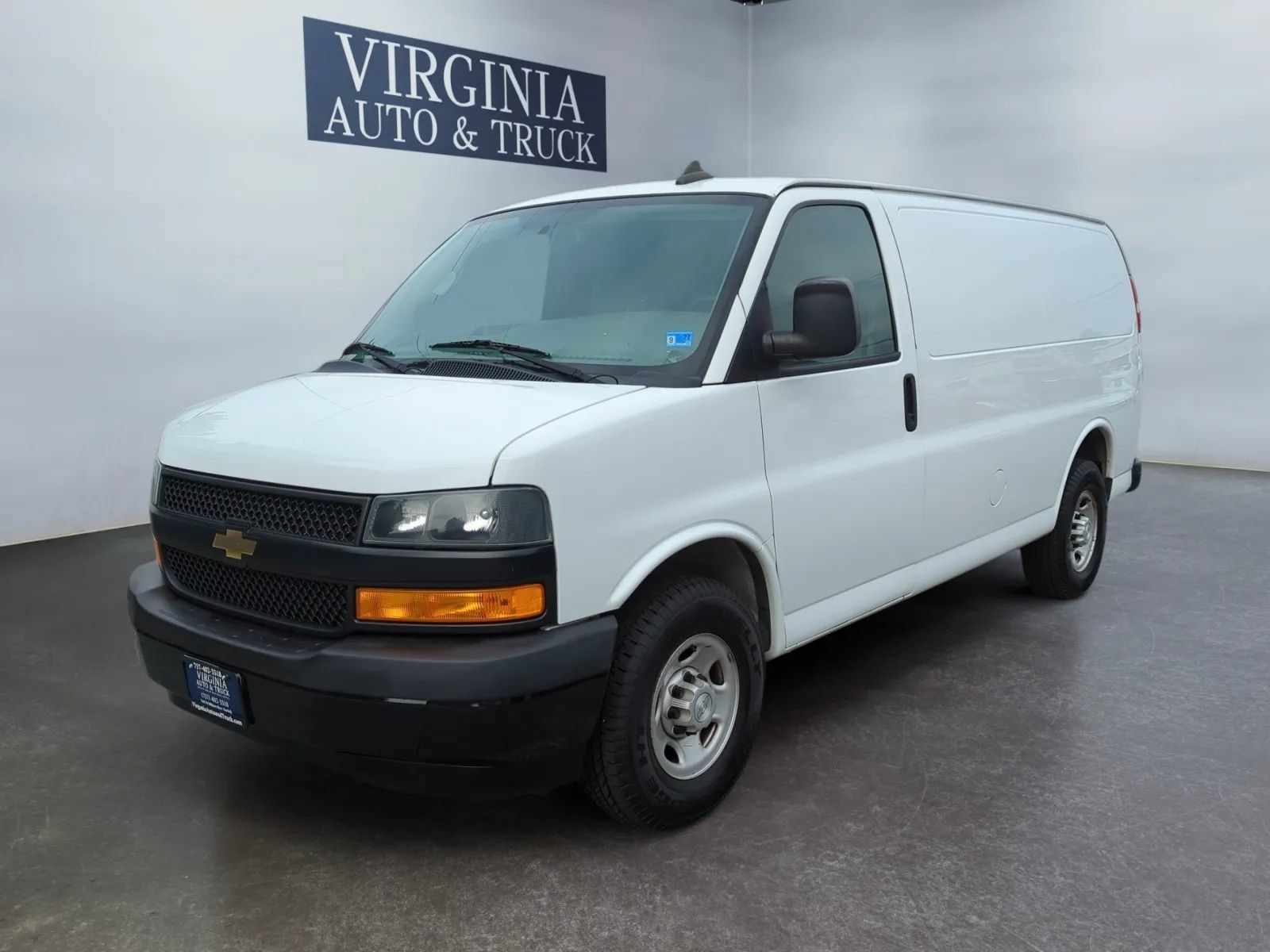 Used 2019 Chevrolet Express 2500 w/ Driver Convenience Package RWD image 1