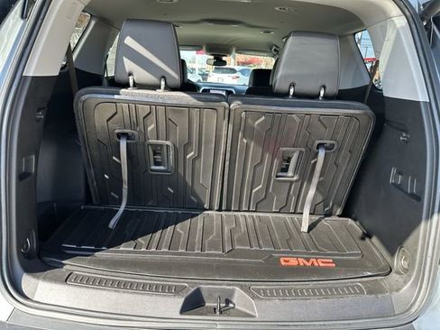Certified 2023 GMC Acadia SLT w/ Preferred Package FWD image 24