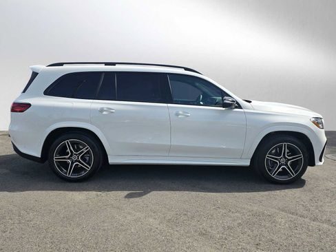 Used 2026 Mercedes-Benz GLS 450 4MATIC image 2