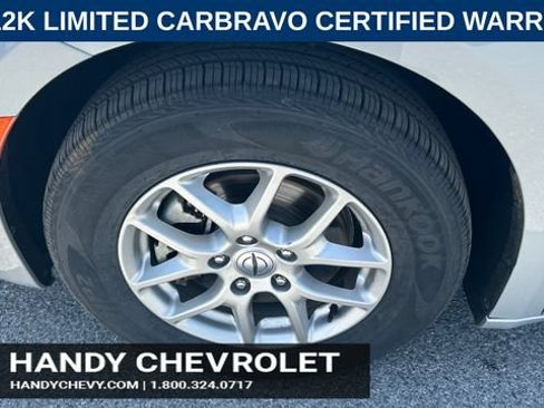 Used 2024 Chrysler Pacifica Touring-L FWD image 9