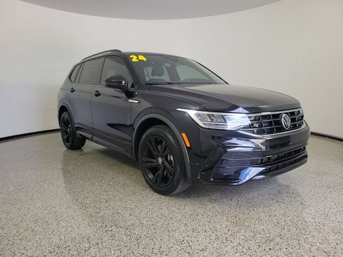 Used 2024 Volkswagen Tiguan SE R-Line FWD image 35