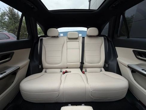 Used 2025 Mercedes-Benz GLC 300 4MATIC image 53