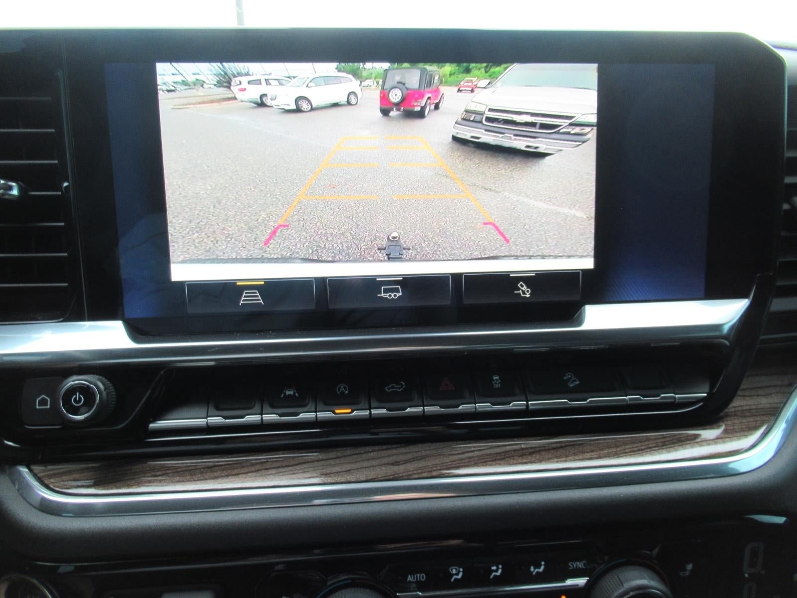 Used 2024 Chevrolet Silverado 1500 LT Trail Boss w/ Convenience Package II AWD/4WD image 32