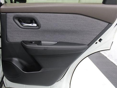Used 2023 Nissan Rogue SV FWD image 20
