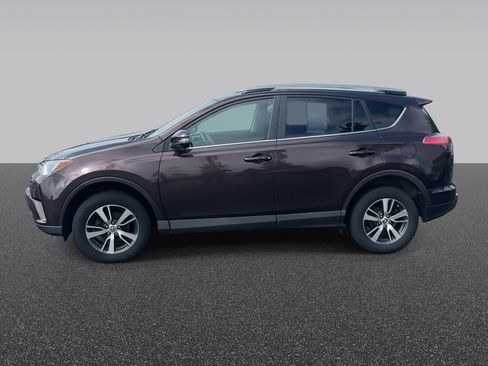 Used 2018 Toyota RAV4 XLE AWD/4WD image 6