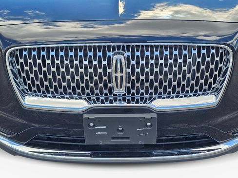 Used 2022 Lincoln Nautilus AWD w/ Premium Package image 3