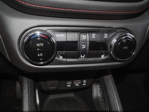 Used 2023 Chevrolet TrailBlazer RS w/ Convenience Package AWD/4WD image 12
