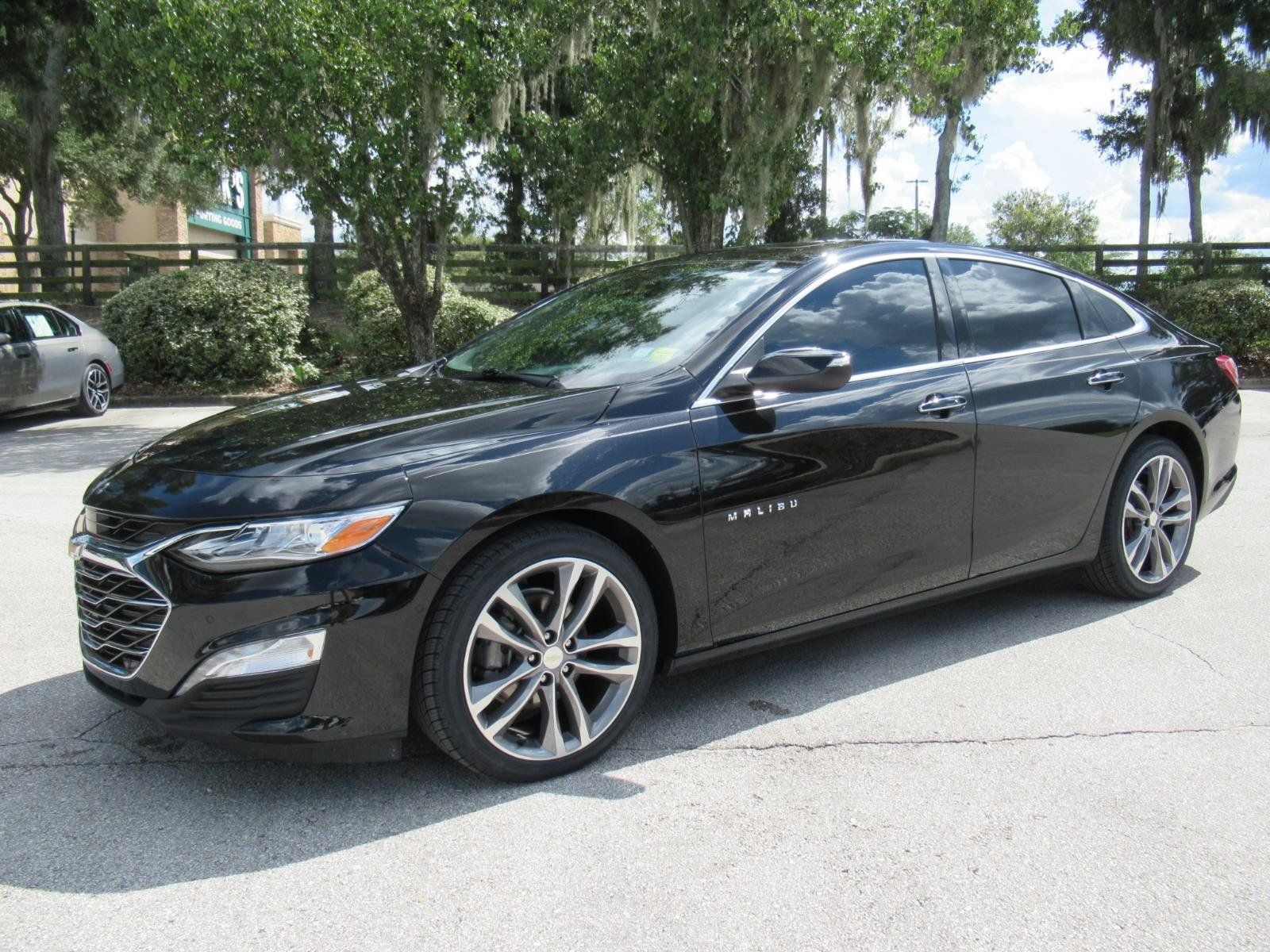 Used 2022 Chevrolet Malibu Premier FWD image 4