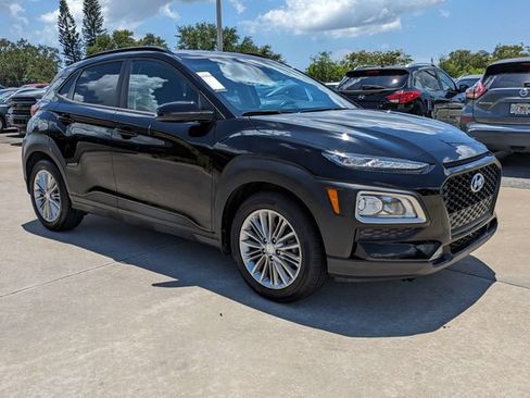 Used 2020 Hyundai Kona SEL Plus FWD image 2