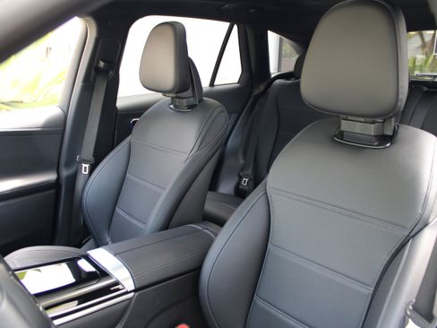 Used 2025 Mercedes-Benz GLC 300 GLC 300 image 6