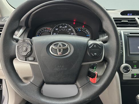 Used 2012 Toyota Camry LE FWD image 14