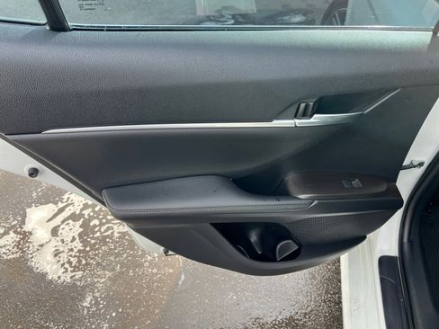 Used 2022 Toyota Camry XLE image 29