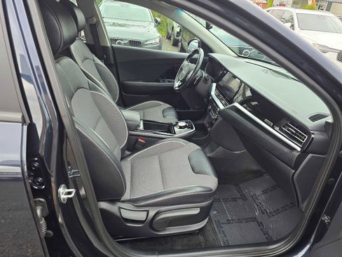 Used 2022 Kia Niro EX w/ Cold Weather Package image 11