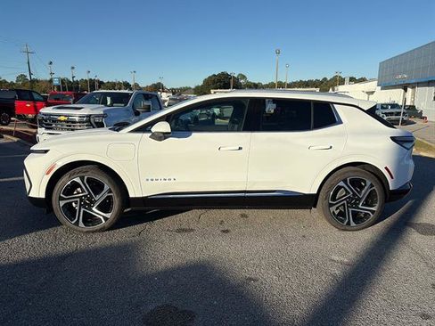 New 2026 Chevrolet Equinox EV LT w/ Convenience Package II image 4