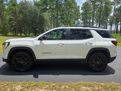 Used 2026 GMC Terrain Elevation w/ Elevation Premium Package AWD/4WD image 2