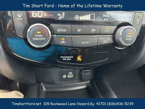 Used 2020 Nissan Rogue SV image 12