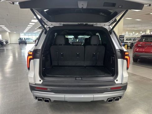 Used 2024 Chevrolet Traverse Z71 w/ Enhanced Driving Package AWD/4WD image 24