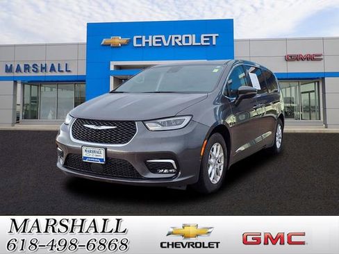 Used 2023 Chrysler Pacifica Touring-L image 1