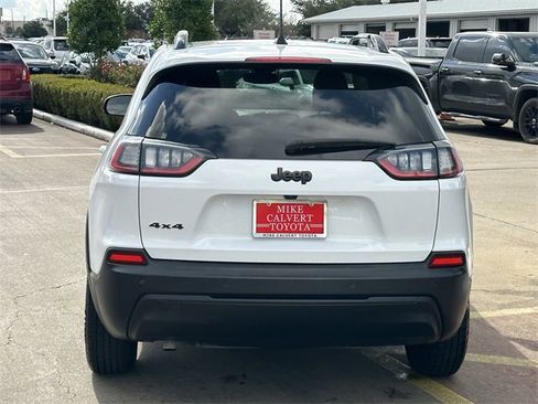Used 2023 Jeep Cherokee Altitude Lux image 6