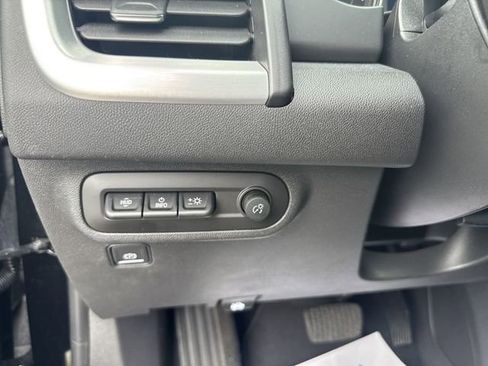 Used 2023 GMC Terrain SLT w/ Infotainment Package II AWD/4WD image 18