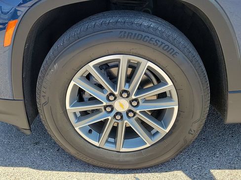 Used 2023 Chevrolet Traverse LT AWD/4WD image 17