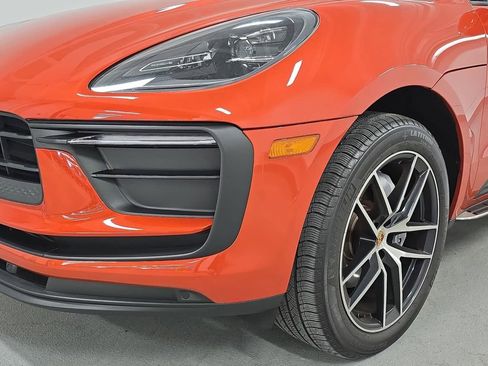 Certified 2023 Porsche Macan AWD/4WD image 11