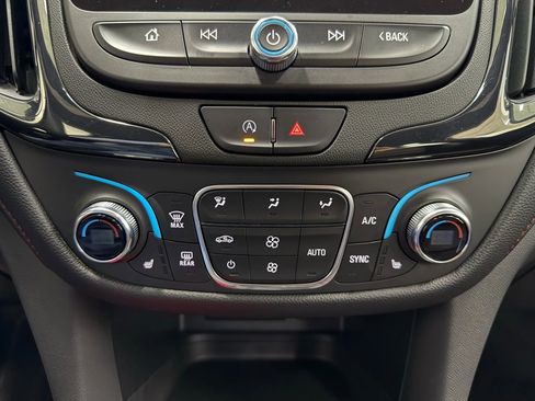 Used 2022 Chevrolet Equinox RS w/ RS Leather Package image 31