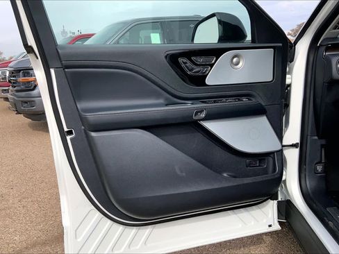 New 2026 Lincoln Aviator Reserve image 10