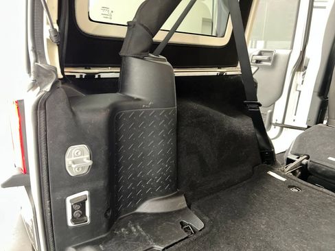 Used 2017 Jeep Wrangler Unlimited Sport w/ Quick Order Package 24S AWD/4WD image 32