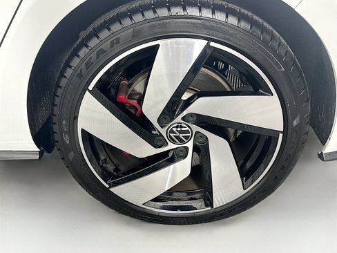 Used 2021 Volkswagen Golf 4-Door FWD image 11