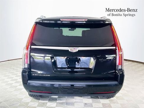 Used 2017 Cadillac Escalade Platinum AWD/4WD image 6