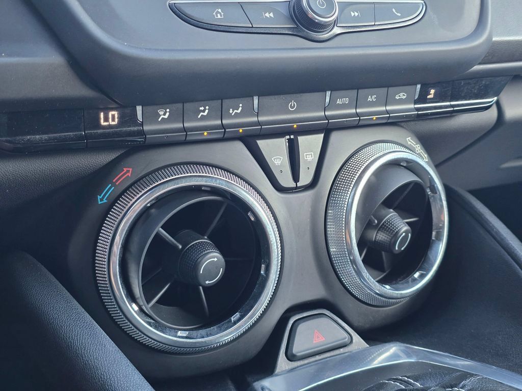 Used 2020 Chevrolet Camaro LT RWD image 20