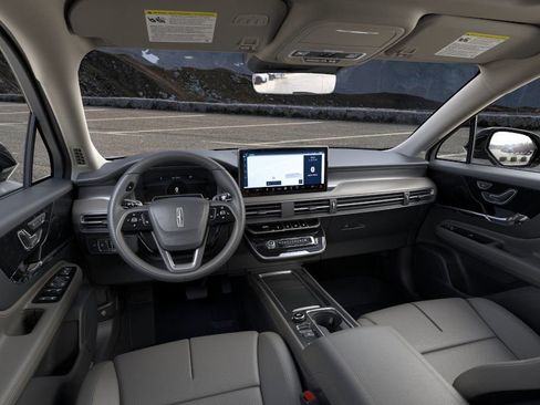 New 2026 Lincoln Corsair Premiere image 9