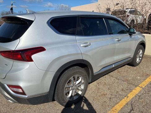 Used 2019 Hyundai Santa Fe SEL image 4