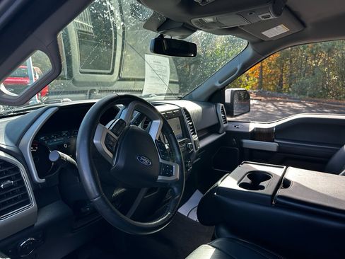 Used 2020 Ford F150 Lariat image 7